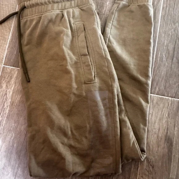 Gymshark Olive Joggers - Picture 1 of 3